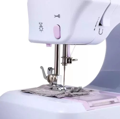 Maquina De Coser Mini Multifuncional Sm-505l Color Blanco