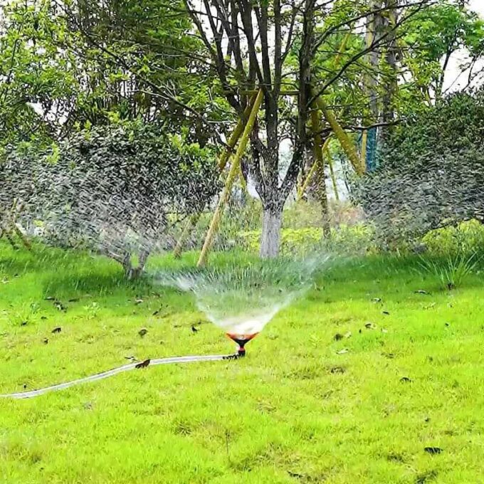 Rociador de Riego Automático Giratorio 360° de 3 Brazos – Ajustable 🌱