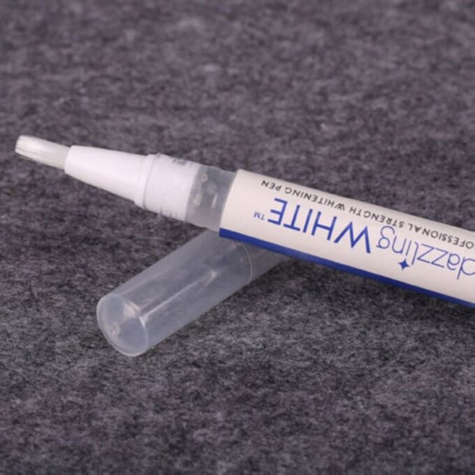 Blanqueador dental dazzling white