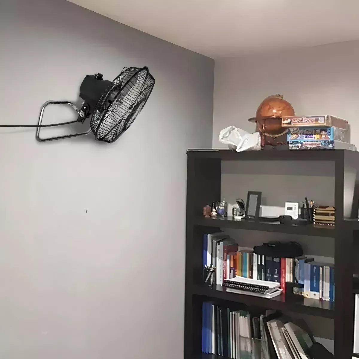 Ventilador 3 En 1 Pared - Mesa - Pie Potente (10 Pulgadas) Estructura Negro Aspas Cromada 110v