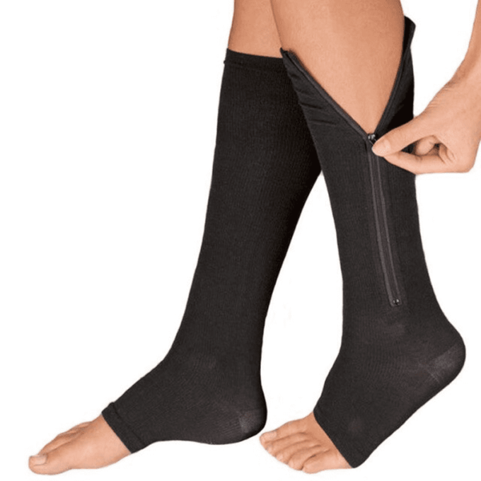 MEDIAS DE COMPRESION. COMPOSICION PORCENTUAL 60% NYLON, 25% ELASTANO, 15% LATEX